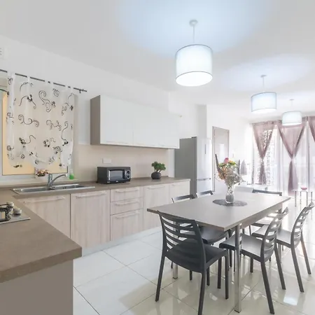 Appartement Modern And Spacious Close To The Sea *