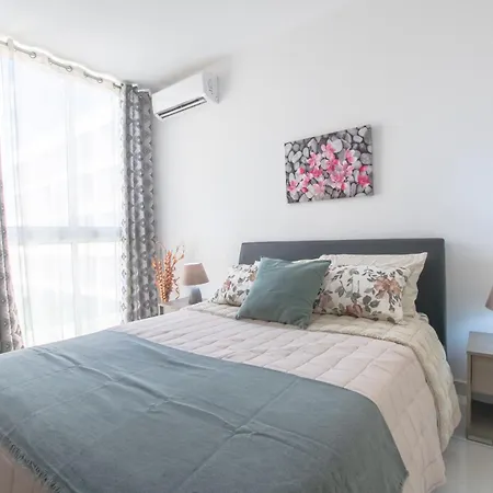 Modern And Spacious Close To The Sea Apartment *