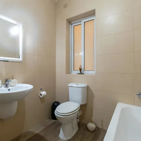 Apartment Modern And Spacious Close To The Sea St. Paul's Bay