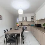 Διαμέρισμα Modern And Spacious Close To The Sea Σεντ Πόλς Μπέι