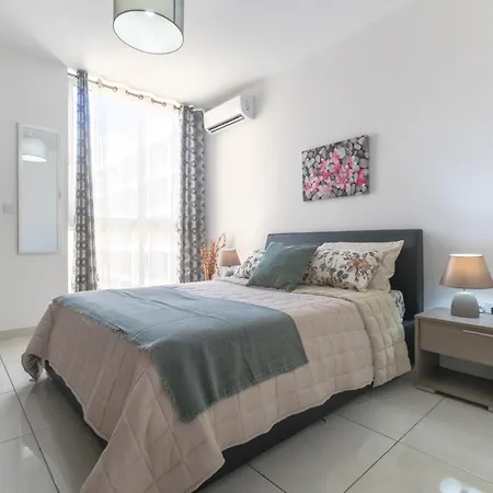 Modern And Spacious Close To The Sea Apartment St. Paul's Bay