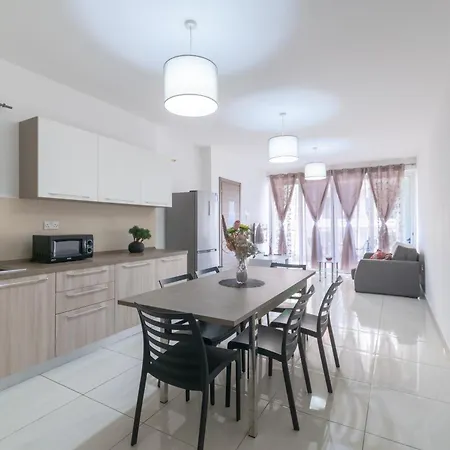 Modern And Spacious Close To The Sea 公寓 *