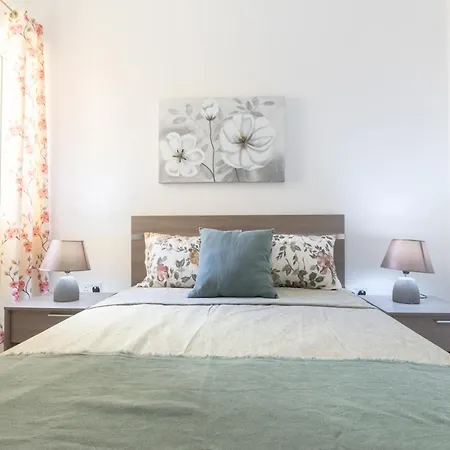 Modern And Spacious Close To The Sea *