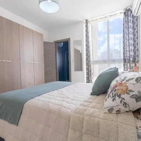 Modern And Spacious Close To The Sea 公寓 *
