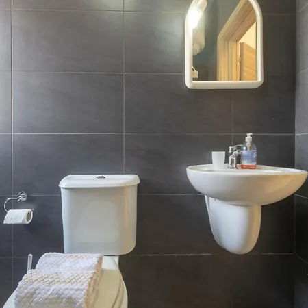 Modern And Spacious Close To The Sea * 圣保罗湾城
