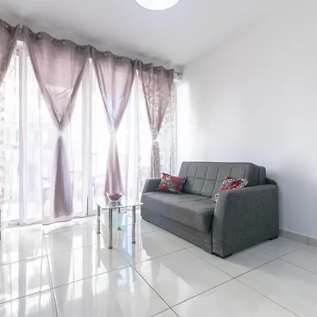 Modern And Spacious Close To The Sea * 圣保罗湾城