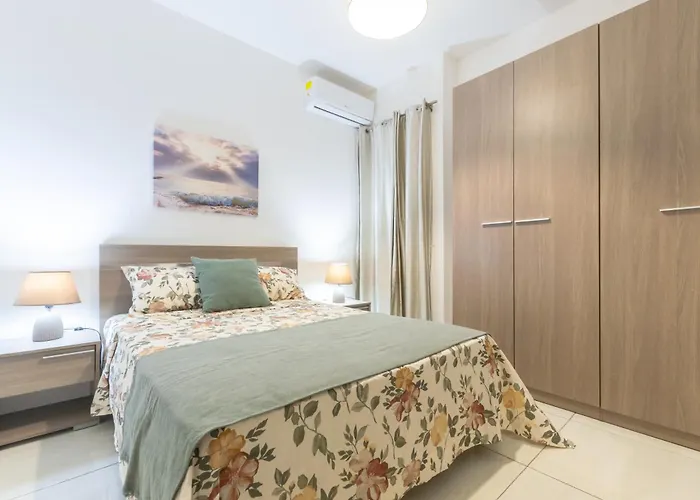 Apartment Modern And Spacious Close To The Sea St. Paul's Bay