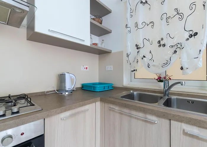 Modern And Spacious Close To The Sea * St. Paul's Bay