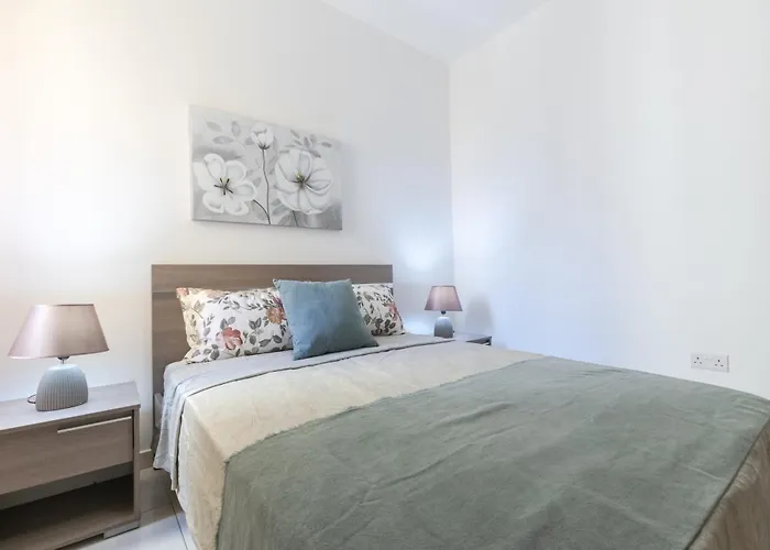 Modern And Spacious Close To The Sea