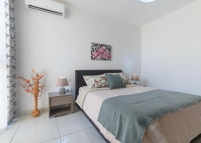 Modern And Spacious Close To The Sea *