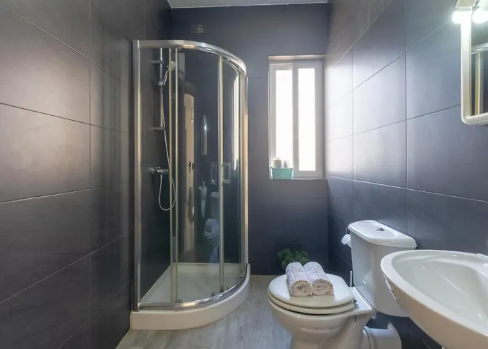 Modern And Spacious Close To The Sea