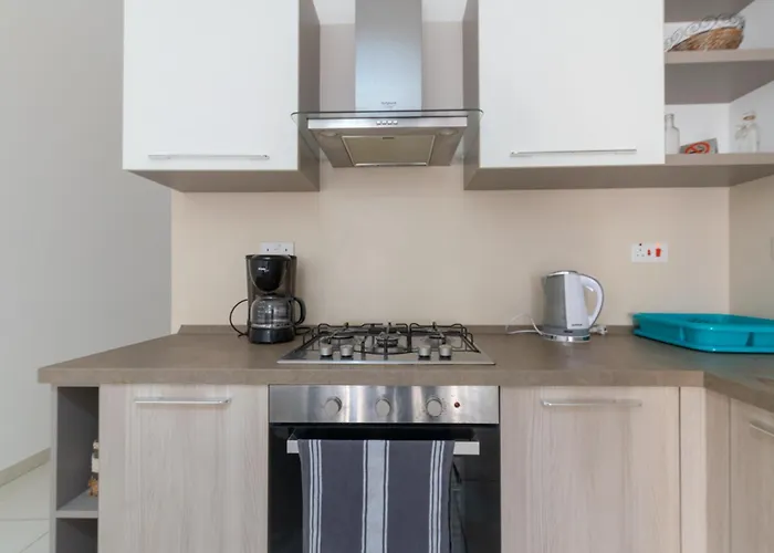 Modern And Spacious Close To The Sea Apartment