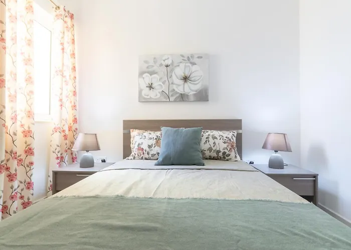 Modern And Spacious Close To The Sea *