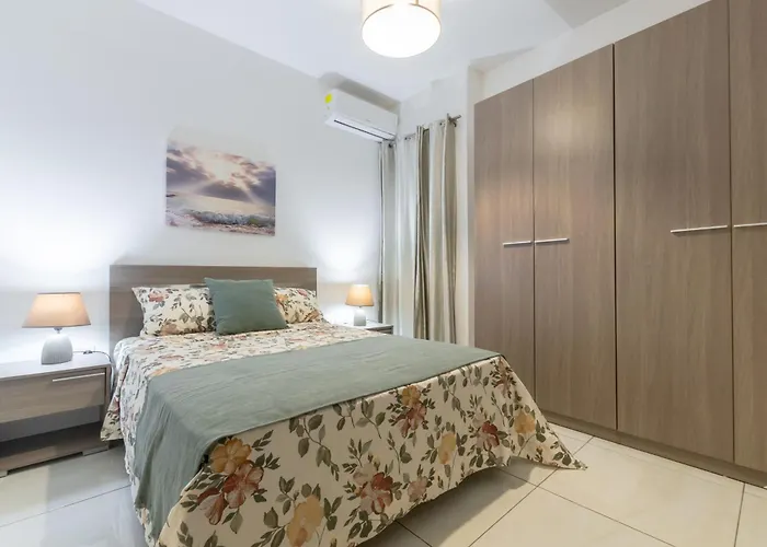 Modern And Spacious Close To The Sea * St. Paul's Bay