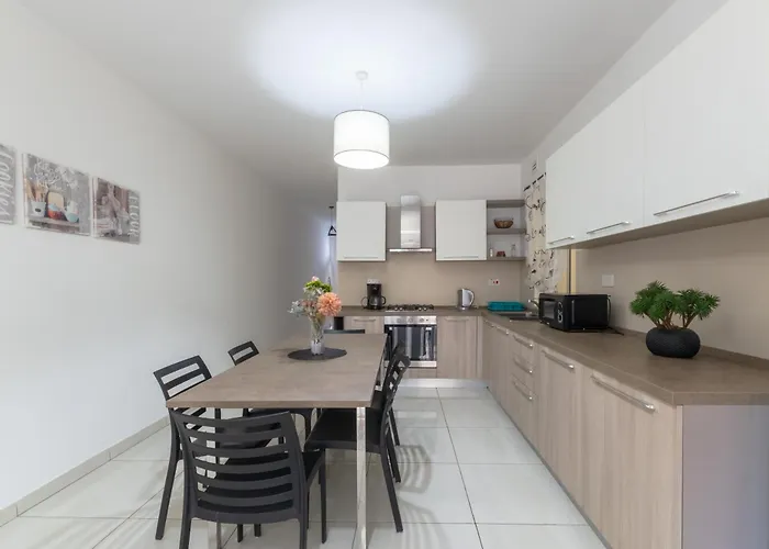 Apartment Modern And Spacious Close To The Sea St. Paul's Bay