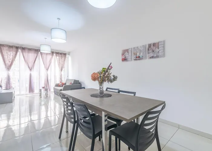 Apartment Modern And Spacious Close To The Sea St. Paul's Bay