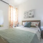 Modern And Spacious Close To The Sea Apartament